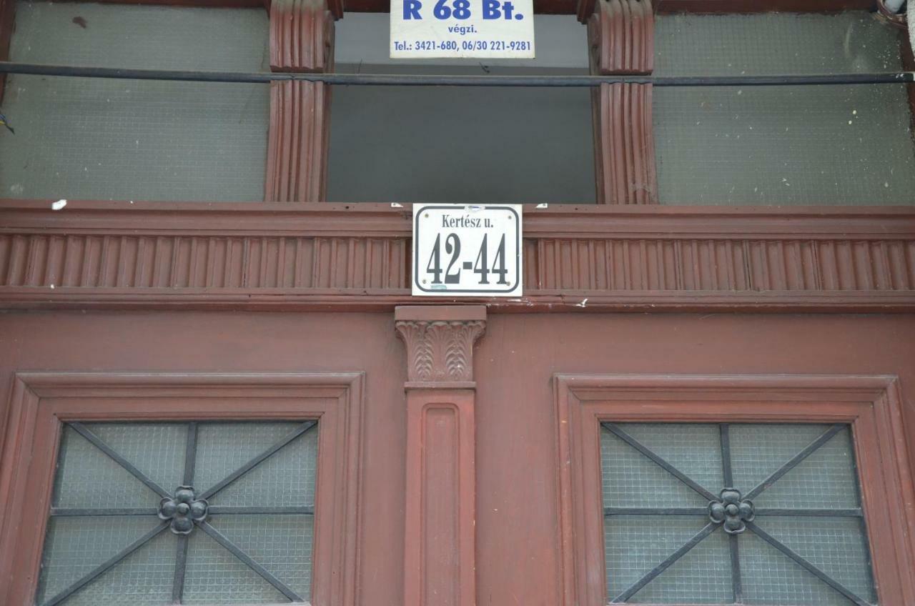 Petra'S Tranquil Nest In Downtown ブダペスト エクステリア 写真